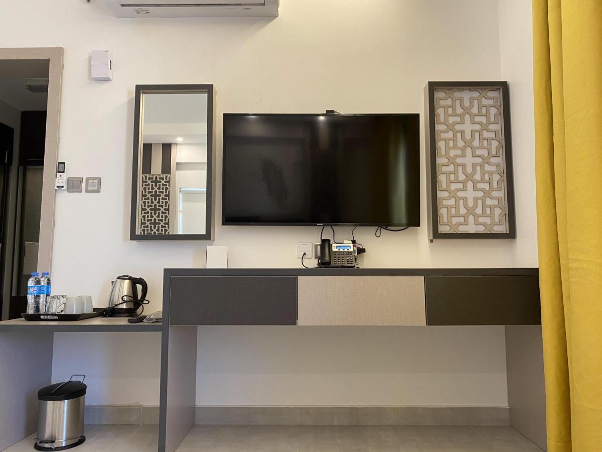 Alfalak Hotel Seeb Bagian luar foto